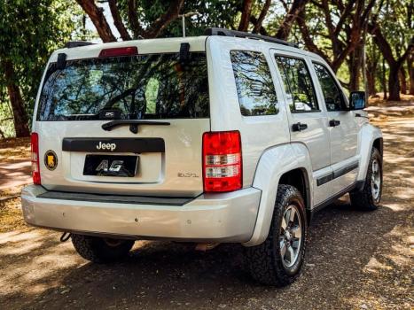 JEEP Cherokee 3.7 V6 12V 4P 4X4 SPORT  AUTOMÁTICO, Foto 11 JEEP Cherokee 3.7 V6 12V 4P 4X4 SPORT  AUTOMÁTICO, Foto 11