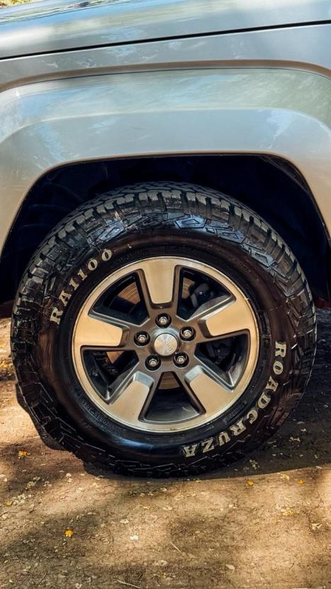 JEEP Cherokee 3.7 V6 12V 4P 4X4 SPORT  AUTOMÁTICO, Foto 15 JEEP Cherokee 3.7 V6 12V 4P 4X4 SPORT  AUTOMÁTICO, Foto 15