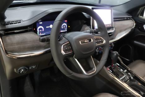 JEEP Commander 2.0 16V 4P TD380 OVERLAND TURBO DIESEL AUTOMÁTICO, Foto 4 JEEP Commander 2.0 16V 4P TD380 OVERLAND TURBO DIESEL AUTOMÁTICO, Foto 4