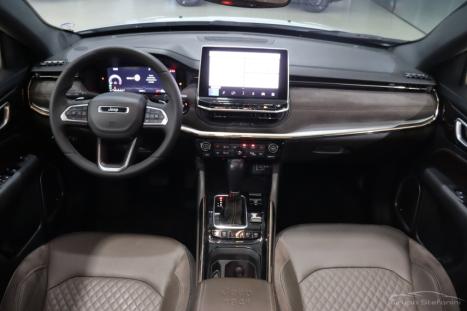 JEEP Commander 2.0 16V 4P TD380 OVERLAND TURBO DIESEL AUTOMÁTICO, Foto 6 JEEP Commander 2.0 16V 4P TD380 OVERLAND TURBO DIESEL AUTOMÁTICO, Foto 6