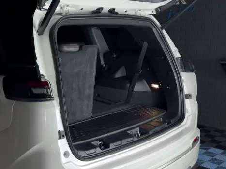 JEEP Commander 2.0 16V 4P TD380 OVERLAND TURBO DIESEL AUTOM�TICO, Foto 10