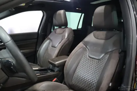 JEEP Commander 2.0 16V 4P TD380 OVERLAND 4X4 TURBO DIESEL AUTOM�TICO AT9, Foto 7