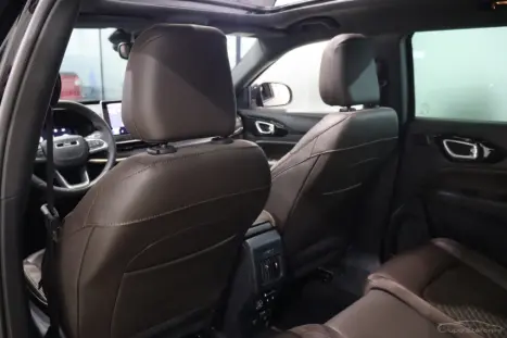 JEEP Commander 2.0 16V 4P TD380 OVERLAND 4X4 TURBO DIESEL AUTOM�TICO AT9, Foto 10