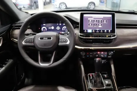 JEEP Commander 2.0 16V 4P TD380 OVERLAND 4X4 TURBO DIESEL AUTOM�TICO AT9, Foto 5