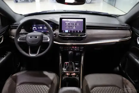 JEEP Commander 2.0 16V 4P TD380 OVERLAND 4X4 TURBO DIESEL AUTOM�TICO AT9, Foto 6