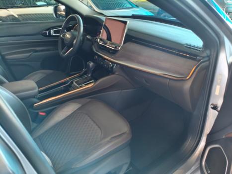 JEEP Commander 2.0 16V 4P TD380 OVERLAND 4X4 TURBO DIESEL AUTOM�TICO AT9, Foto 9