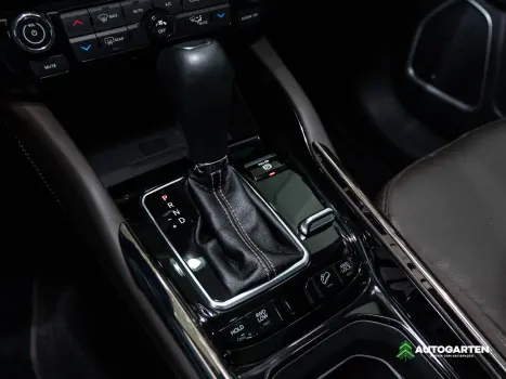 JEEP Commander 2.0 16V 4P TD380 OVERLAND 4X4 TURBO DIESEL AUTOM�TICO AT9, Foto 14