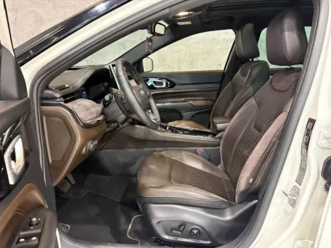 JEEP Commander 2.0 16V 4P TD380 OVERLAND 4X4 TURBO DIESEL AUTOM�TICO AT9, Foto 8