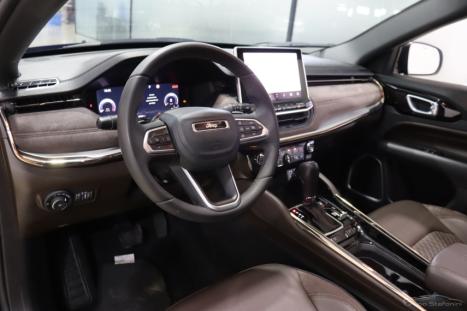 JEEP Commander 2.0 16V 4P TD380 OVERLAND 4X4 TURBO DIESEL AUTOM�TICO AT9, Foto 4