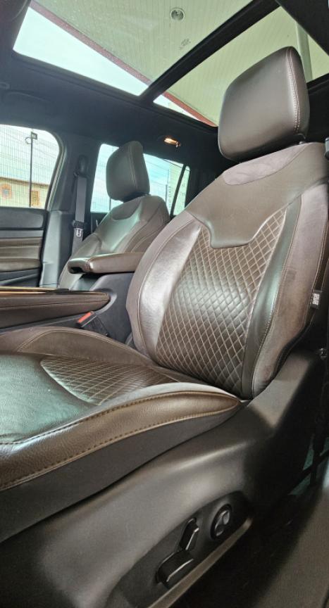 JEEP Commander 2.0 16V 4P TD380 OVERLAND 4X4 TURBO DIESEL AUTOM�TICO AT9, Foto 12