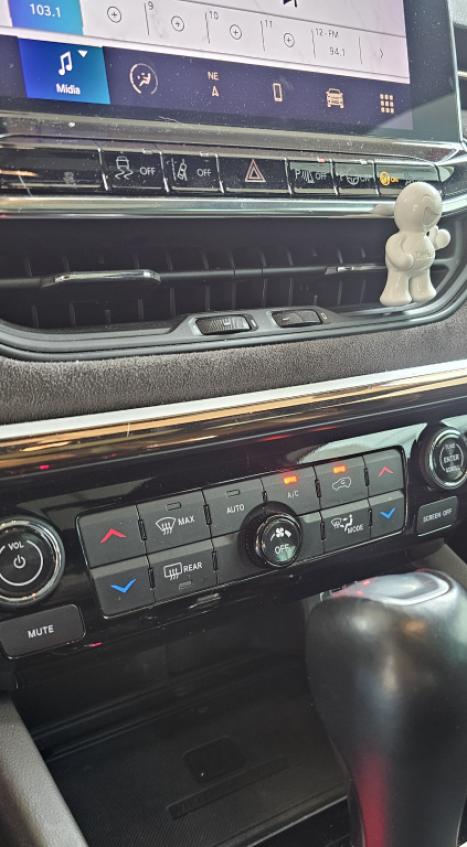 JEEP Commander 2.0 16V 4P TD380 OVERLAND 4X4 TURBO DIESEL AUTOM�TICO AT9, Foto 16