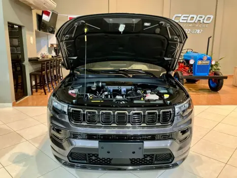 JEEP Compass 2.0 16V 4P HURRICANE 4 TURBO BLACKHAWK AUTOM�TICO AT9, Foto 33