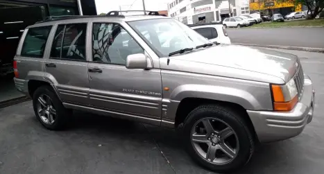 JEEP Grand Cherokee 4.0 6 CILINDROS 12V 4P 4X4 LAREDO AUTOMÁTICO, Foto 3 JEEP Grand Cherokee 4.0 6 CILINDROS 12V 4P 4X4 LAREDO AUTOMÁTICO, Foto 3