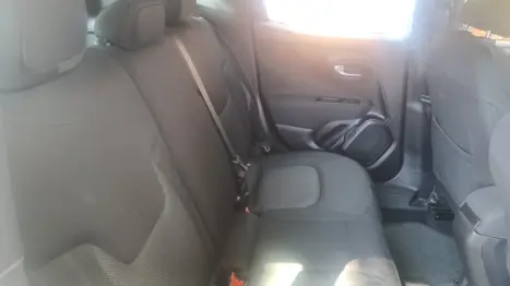 JEEP Renegade 1.8 16V 4P FLEX AUTOMÁTICO, Foto 3 JEEP Renegade 1.8 16V 4P FLEX AUTOMÁTICO, Foto 3