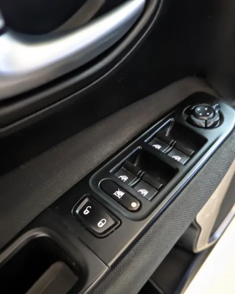 JEEP Renegade 1.8 16V 4P FLEX 75 ANOS 4P AUTOM�TICO, Foto 19