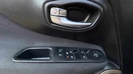 JEEP Renegade 1.8 16V 4P FLEX AUTOM�TICO, Foto 18