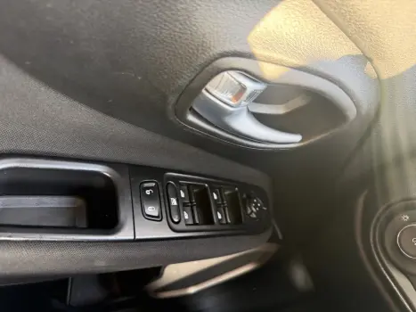 JEEP Renegade 1.8 16V 4P FLEX AUTOM�TICO, Foto 19