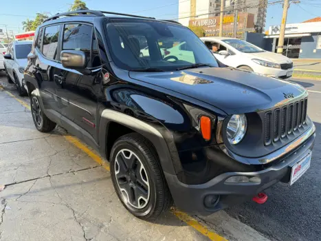 JEEP Renegade 2.0 16V 4P TURBO DIESEL TRAILHAWK 4X4 AUTOMTICO, Foto 4