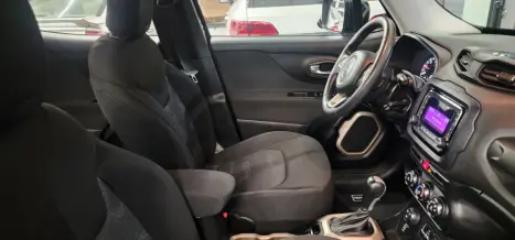 JEEP Renegade 2.0 16V 4P TURBO DIESEL SPORT 4X4 AUTOMÁTICO, Foto 6 JEEP Renegade 2.0 16V 4P TURBO DIESEL SPORT 4X4 AUTOMÁTICO, Foto 6