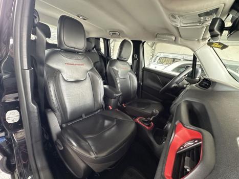 JEEP Renegade 2.0 16V 4P TURBO DIESEL TRAILHAWK 4X4 AUTOMÁTICO, Foto 3 JEEP Renegade 2.0 16V 4P TURBO DIESEL TRAILHAWK 4X4 AUTOMÁTICO, Foto 3