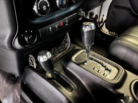 JEEP Wrangler 3.6 V6 4P UNLIMITED SPORT 4X4 AUTOM�TICO, Foto 4