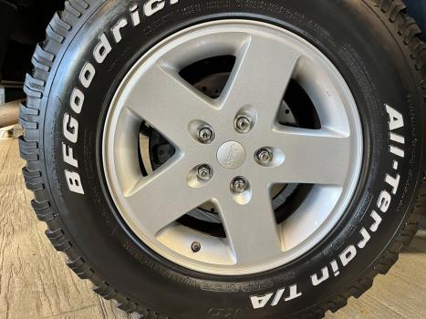 JEEP Wrangler 3.8 V6 12V SPORT TETO R�GIDO E LONA AUTOM�TICO, Foto 6