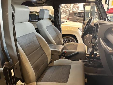 JEEP Wrangler 3.8 V6 12V SPORT TETO R�GIDO E LONA AUTOM�TICO, Foto 15