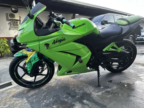 KAWASAKI Ninja 250 R, Foto 2 KAWASAKI Ninja 250 R, Foto 2
