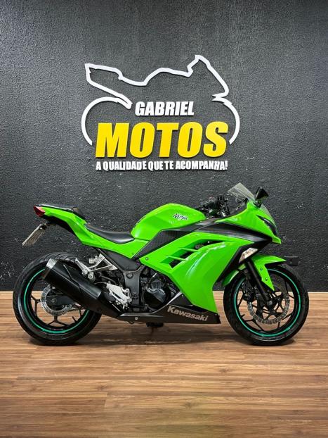 KAWASAKI Ninja 300 , Foto 1