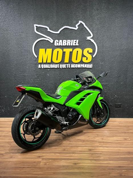 KAWASAKI Ninja 300 , Foto 5