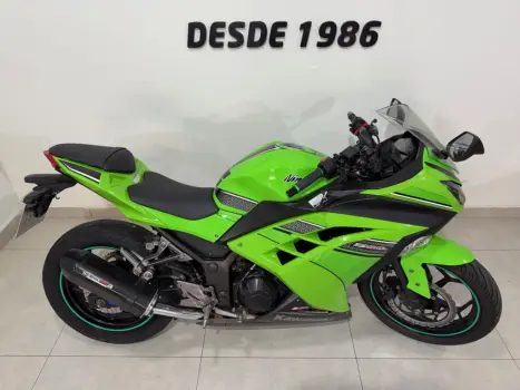 KAWASAKI Ninja 300 , Foto 2