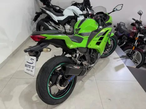 KAWASAKI Ninja 300 , Foto 5