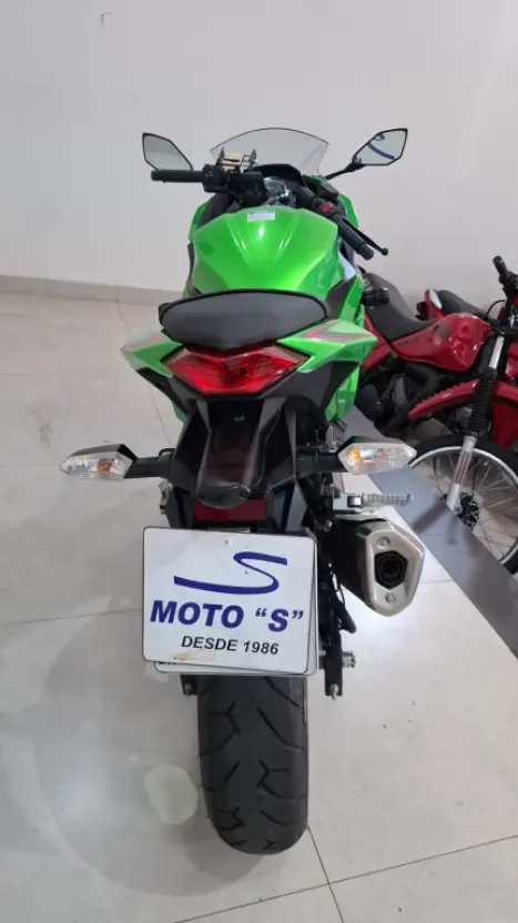 KAWASAKI Ninja 300 ABS, Foto 6