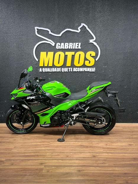 KAWASAKI Ninja 400 , Foto 2