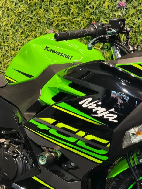 KAWASAKI Ninja 400 , Foto 7