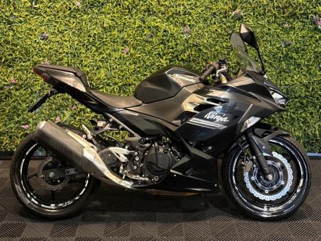 KAWASAKI Ninja 400 , Foto 1