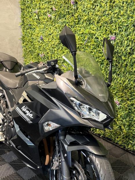 KAWASAKI Ninja 400 , Foto 8