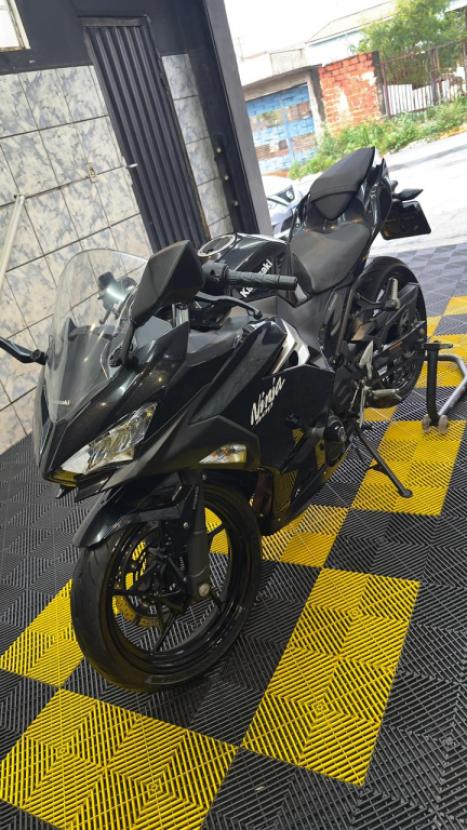 KAWASAKI Ninja 400 , Foto 5