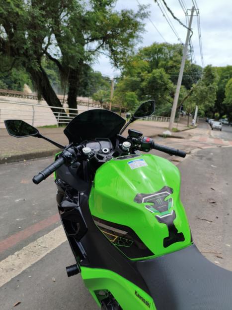 KAWASAKI Ninja 400 , Foto 5