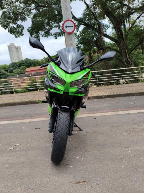 KAWASAKI Ninja 400 , Foto 4