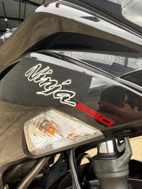 KAWASAKI Ninja 650 , Foto 2