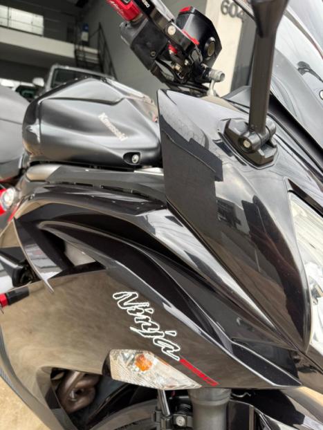 KAWASAKI Ninja 650 , Foto 3