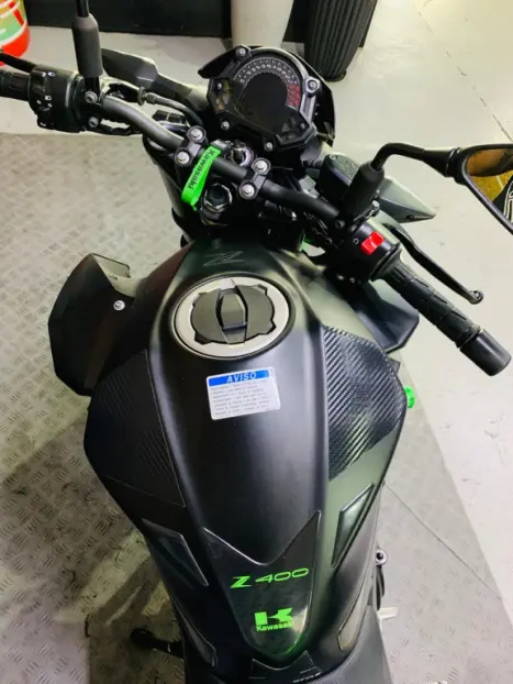 KAWASAKI Z 400 ABS, Foto 4