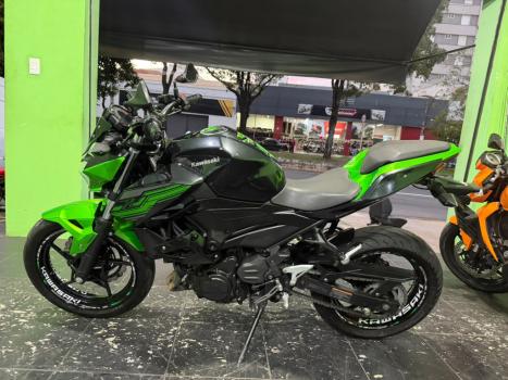 KAWASAKI Z 400 ABS, Foto 4