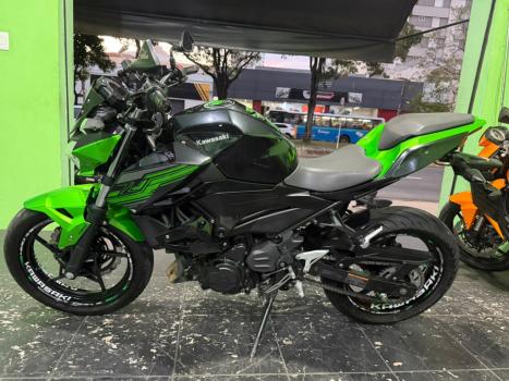 KAWASAKI Z 400 ABS, Foto 3