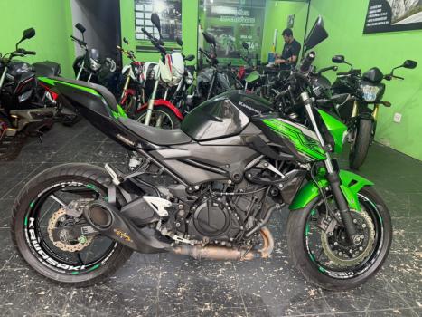 KAWASAKI Z 400 ABS, Foto 2