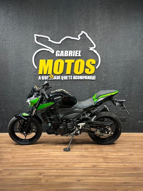 KAWASAKI Z 400 ABS, Foto 2