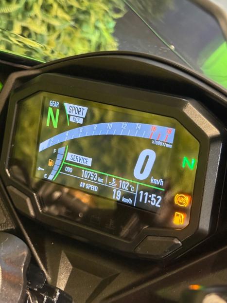 KAWASAKI ZX-4R , Foto 11