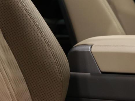 LAND ROVER Defender 110 , Foto 26