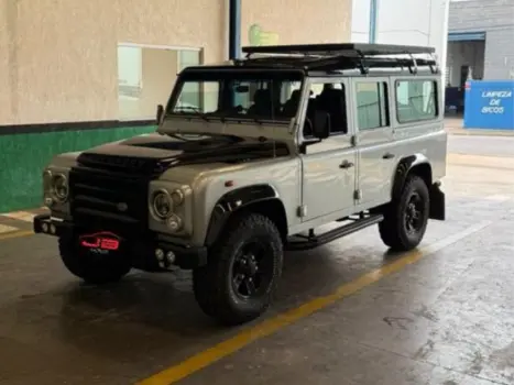 LAND ROVER Defender 110 2.4 4P SW 4X4 TURBO, Foto 2